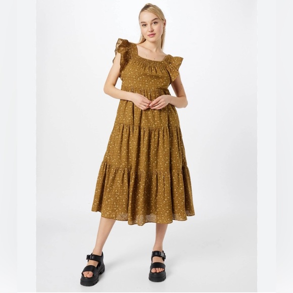 Madewell Ruffle-Sleeve Tiered Midi Dress in Daisy Stitch - Picture 4 of 9